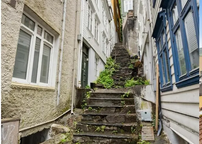 Private In Historic Street Apartman Bergen