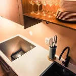 Private In Historic Street Apartment *